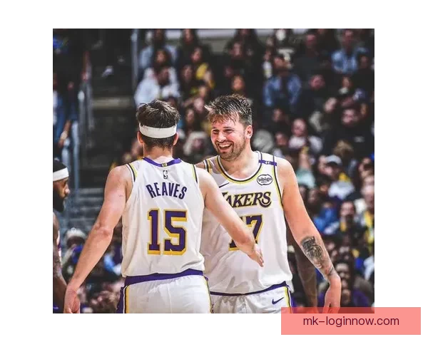 雷霆新秀因睡过头错过球队会议 被队友恶搞塞满泡沫车内 雷霆新秀因睡过头错过球队会议 被队友恶搞塞满泡沫车内