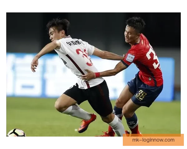 朱利亚诺分享教练指导下斜向内切踢球的新尝试与体会